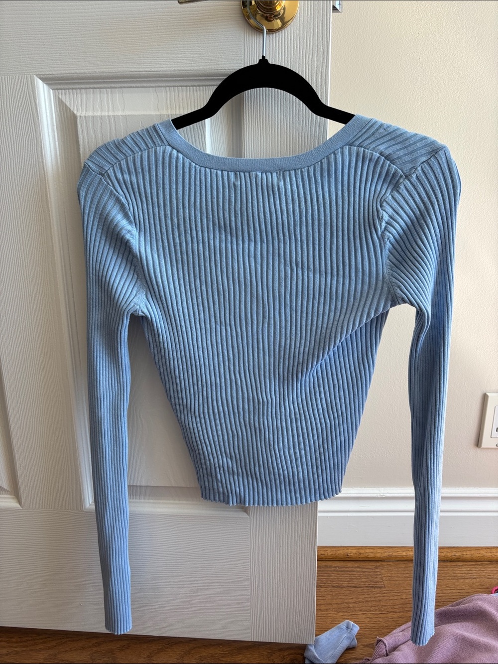 H&M Light Blue Ribbed Button-Front V-Neck Cardigan - Picture 3 of 3